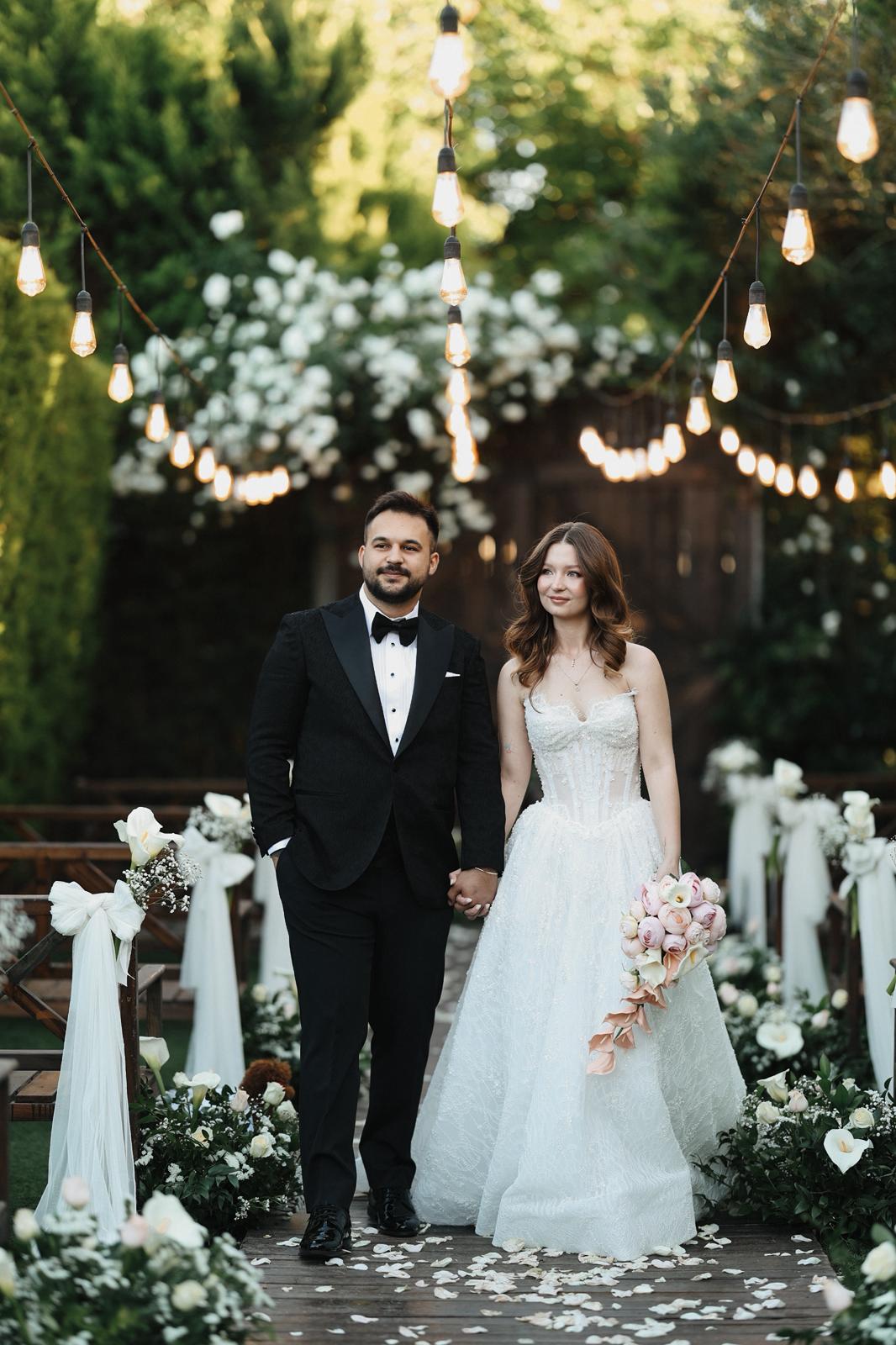 Doğa & Yiğit Dur’un Güzelbahçe’deki Düğünleri