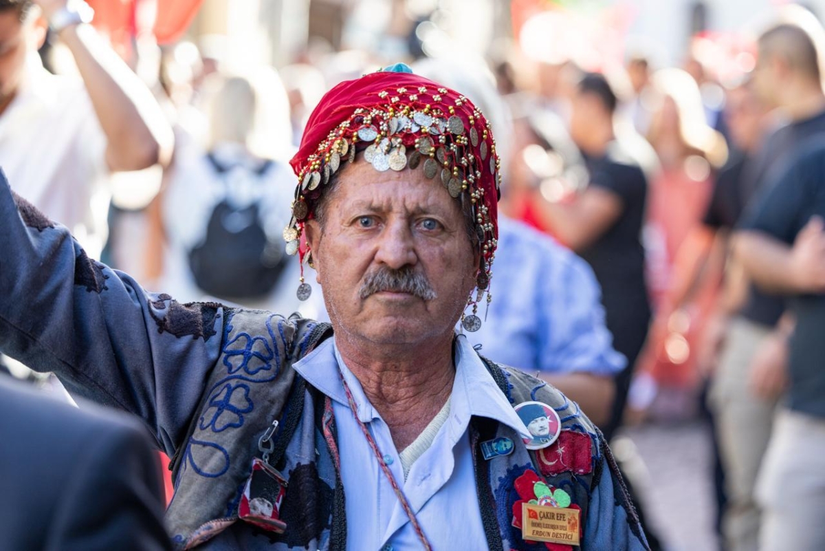 9 EYLÜL RUHU İZMİR SOKAKLARINDA