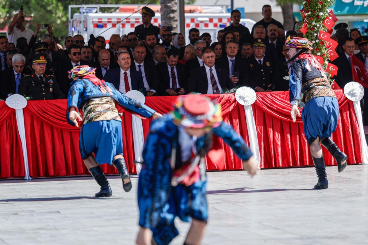 9 EYLÜL RUHU İZMİR SOKAKLARINDA