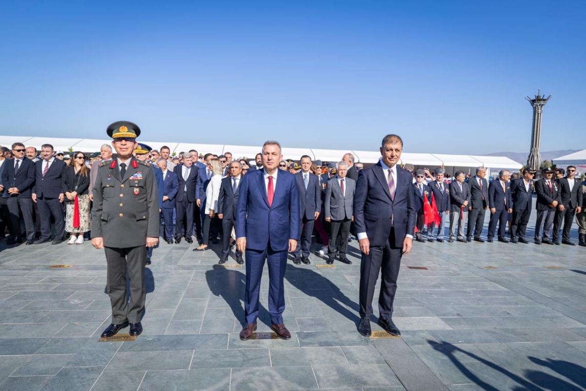 9 EYLÜL RUHU İZMİR SOKAKLARINDA