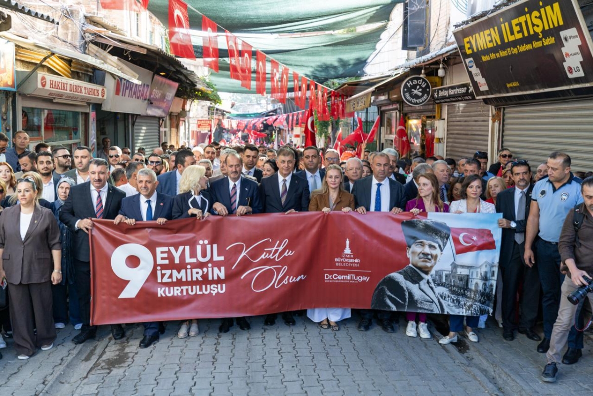 9 EYLÜL RUHU İZMİR SOKAKLARINDA