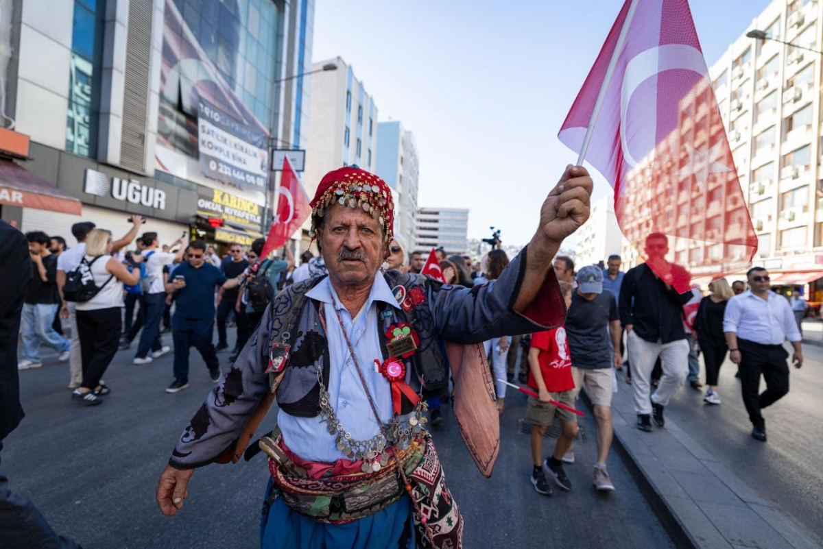 9 EYLÜL RUHU İZMİR SOKAKLARINDA