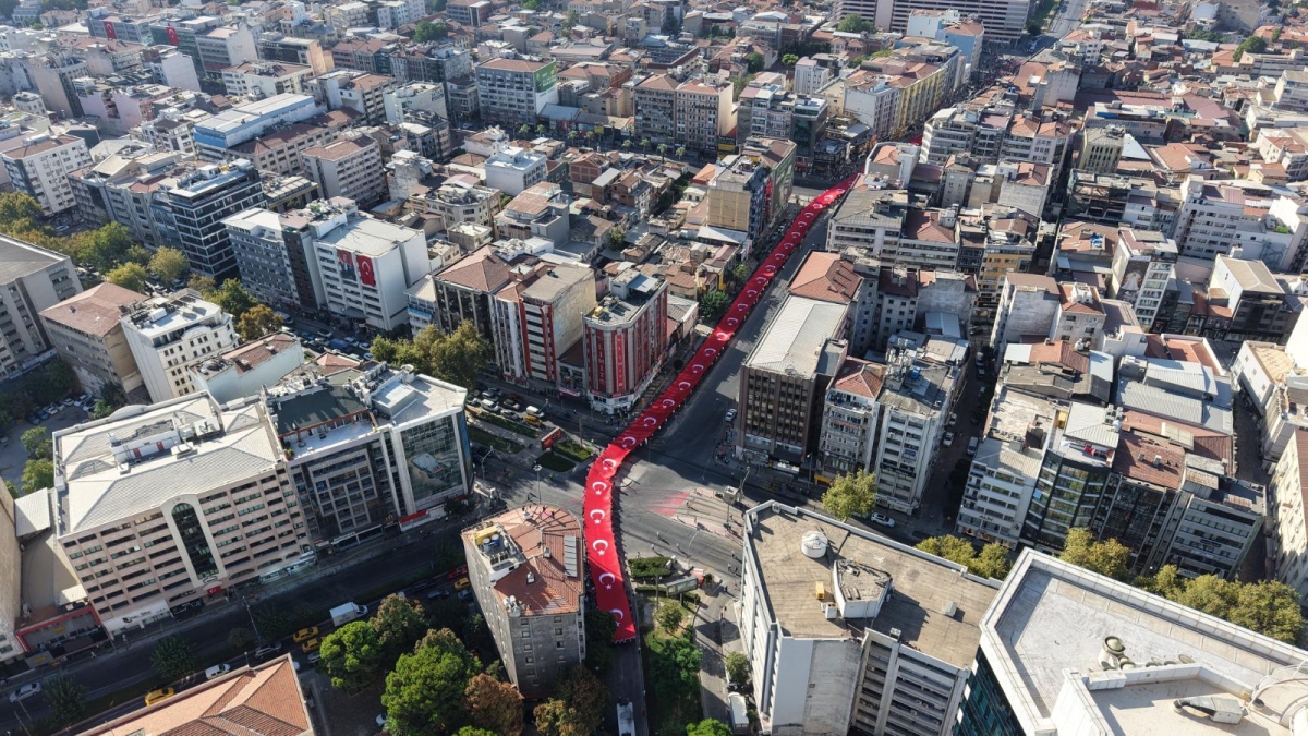 9 EYLÜL RUHU İZMİR SOKAKLARINDA