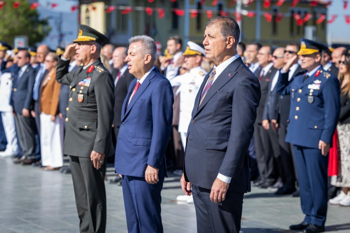 9 EYLÜL RUHU İZMİR SOKAKLARINDA