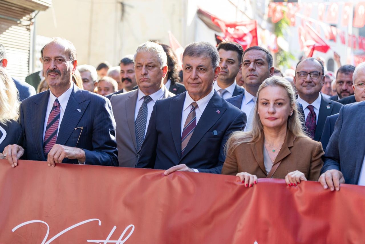 9 EYLÜL RUHU İZMİR SOKAKLARINDA