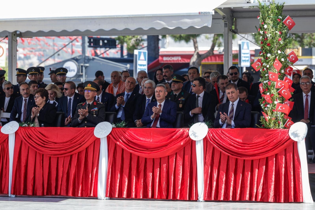 9 EYLÜL RUHU İZMİR SOKAKLARINDA