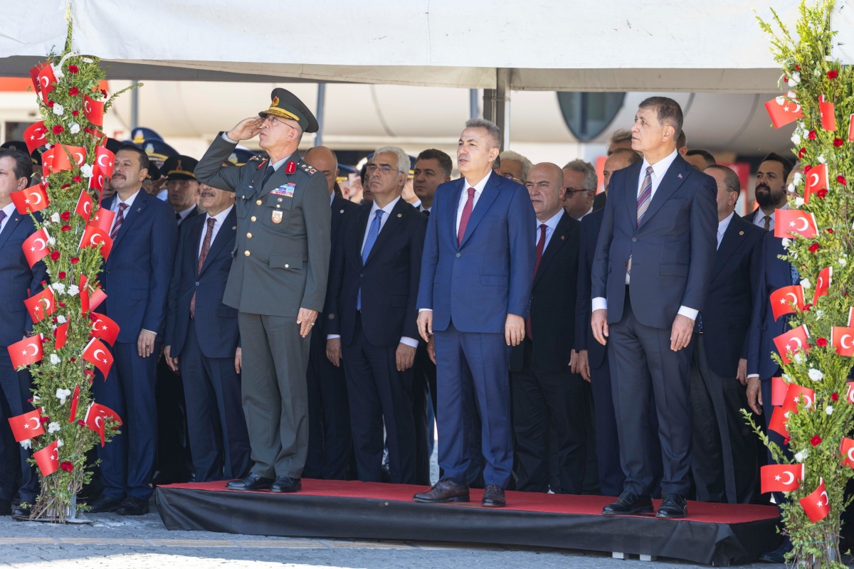 9 EYLÜL RUHU İZMİR SOKAKLARINDA