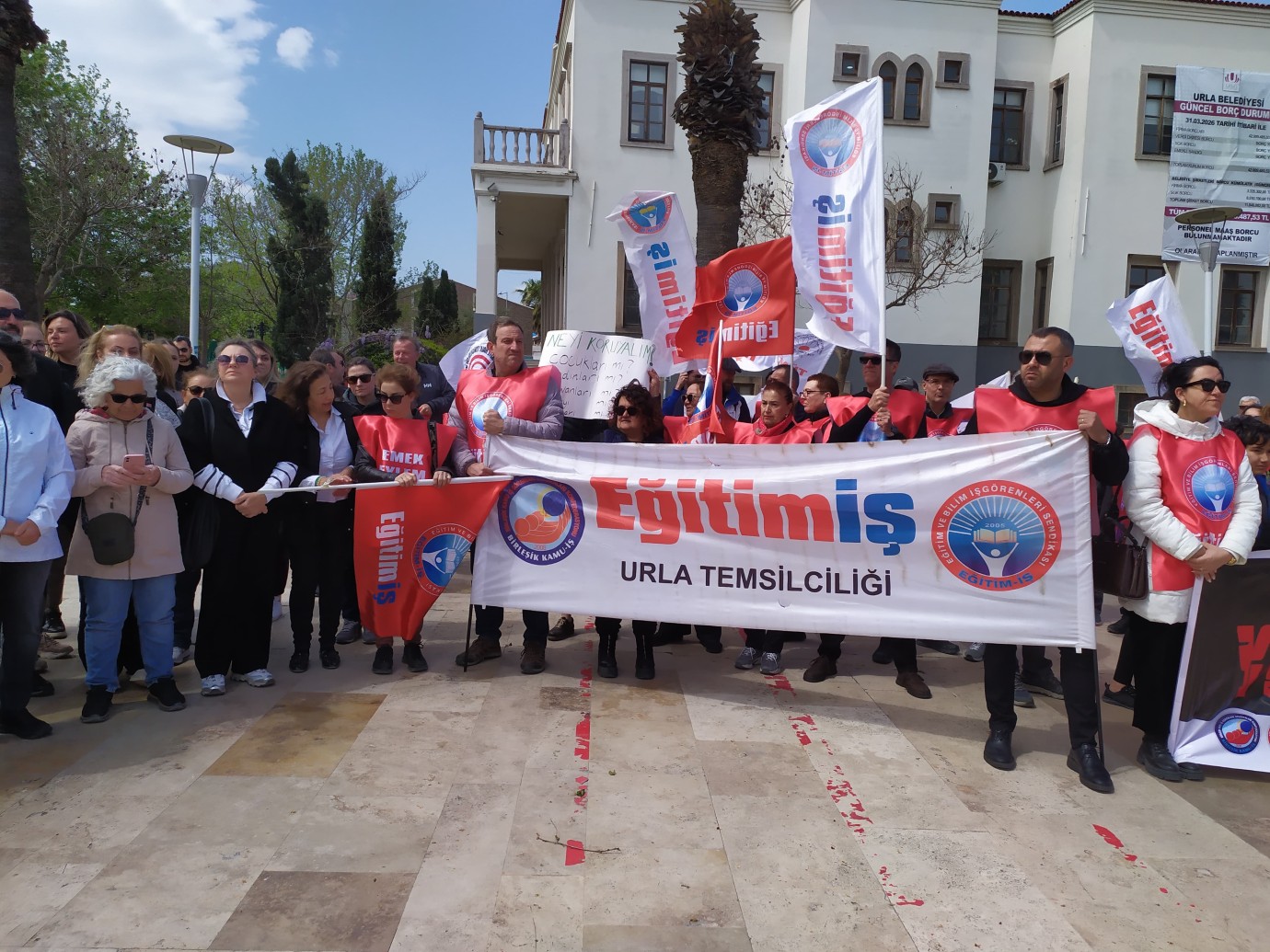 EĞİTİM-İŞ’TEN BASIN AÇIKLAMASI: “Amacımız Eleştirmek Değil, Çözüm Üretmek”