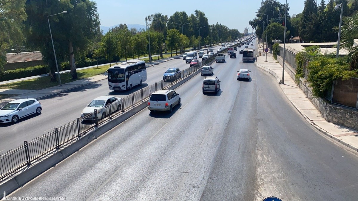 Emniyet ve Büyükşehir İzmir trafiği için güçlerini birleştirdi Güvenli ve akıcı trafik için İzmir’e EDS geliyor