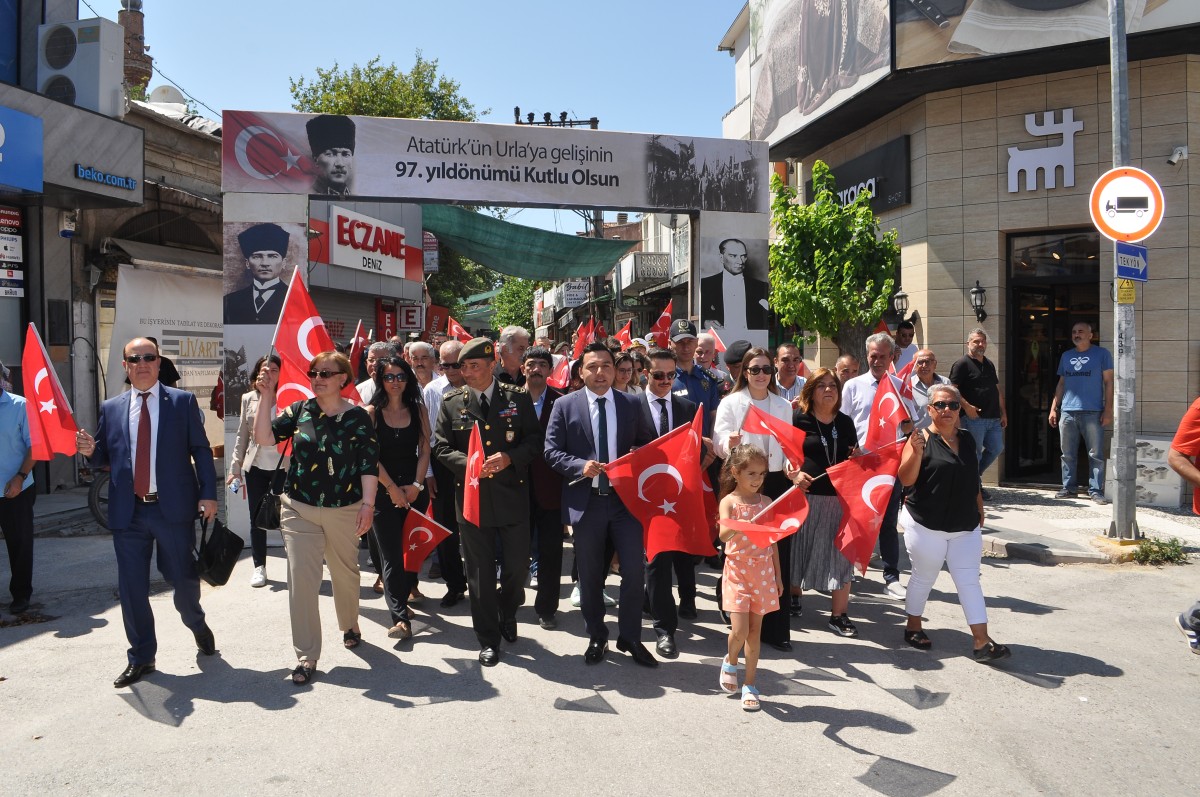 Urlalılar Atatürk’ün Urla’ya gelişinin 97. Yıldönümünü kutladı