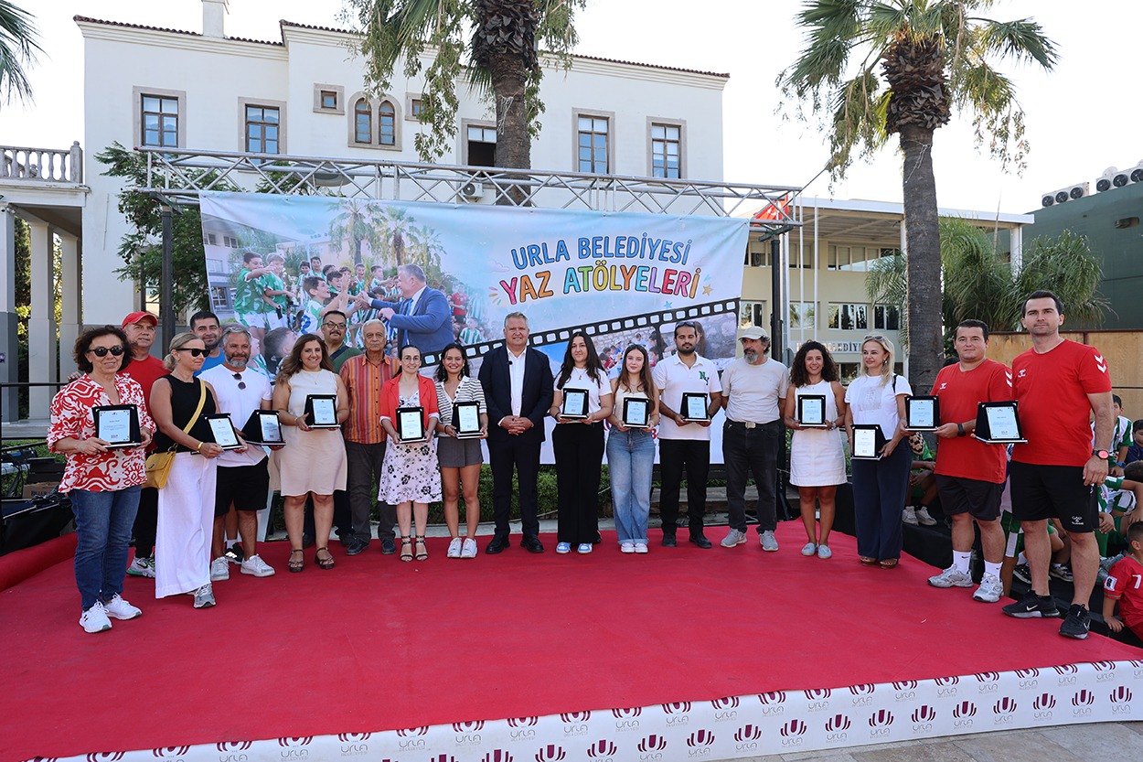 URLA’DA ÇOCUKLAR YAZ ATÖLYELERİYLE HEM EĞLENDİ HEM ÖĞRENDİ